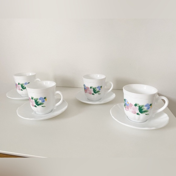 Arcopal France Vintage Floral Tea Cup & Saucer Set – Set of 4 - Picture 5 of 8